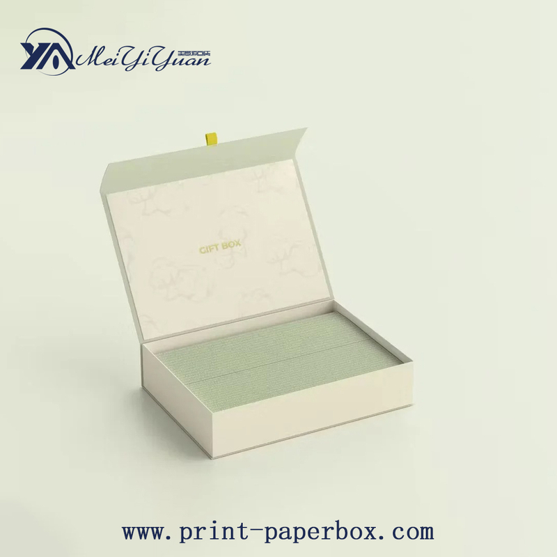 Clamshell Magnetic Holiday Gift Box Package Box