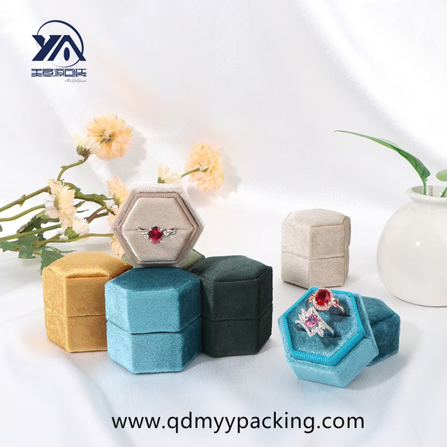 Flocking Ring Box