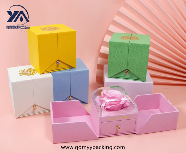 Exquisite jewelry gift box