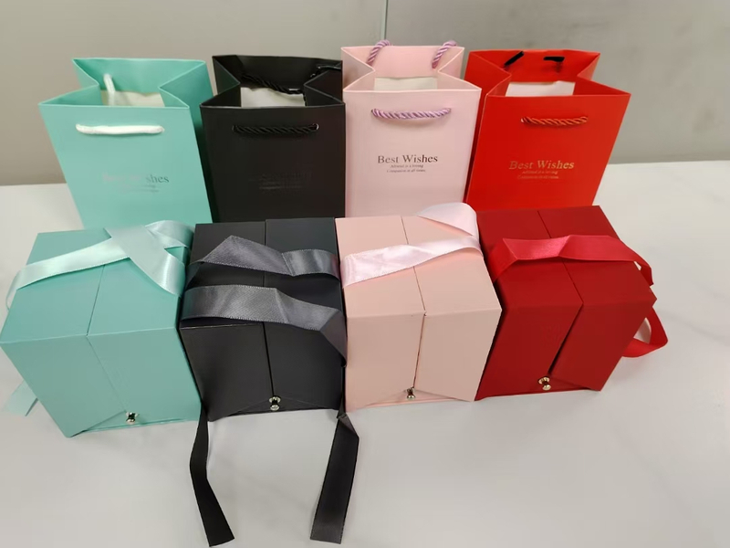 Exquisite jewelry gift box