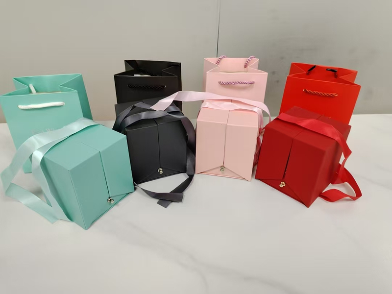 Exquisite jewelry gift box